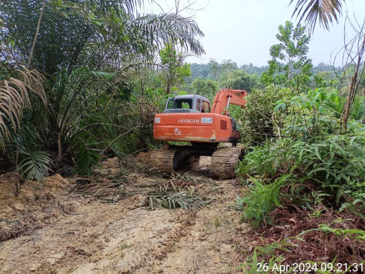Excavator dan Tundem Roller Compactor Diturunkan di Pra TMMD ke 120 Kodim 0301 PBR