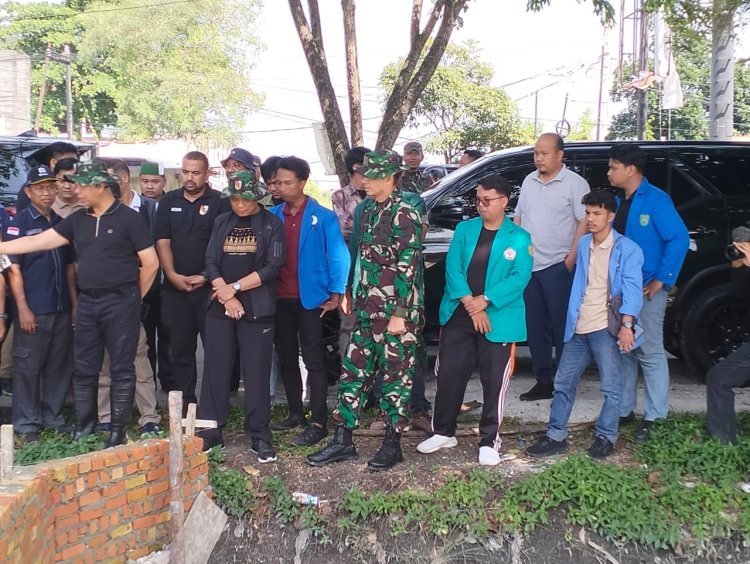 Dalam Rangka Menunjang Kegiatan TMMD Ke 120 Kodim 0301/Pbr Turut Laksanakan Goro Massa Bersama Pemko