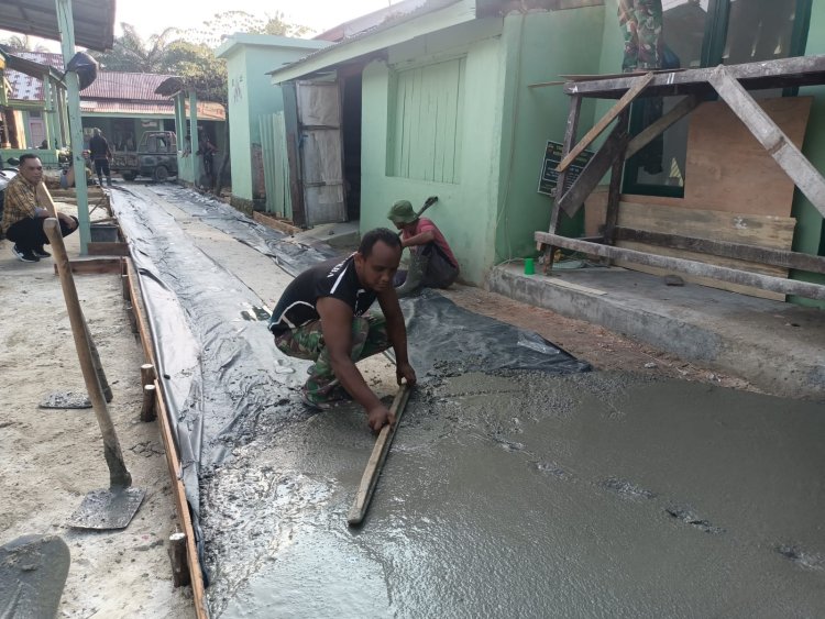 Satgas TMMD dan Warga Meranti Pandak Gotong Royong Semenisasi Jalan Gang Saiyo 1 dan 2