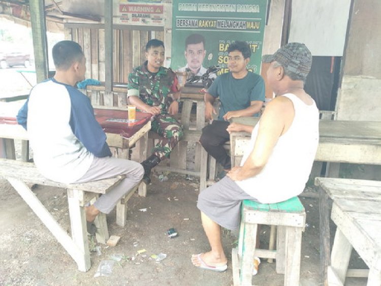 Babinsa Kodim Edukasi Hidup sehat  Warga Binaan Melalui Komsos