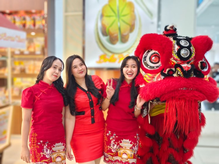 Atraksi Barongsai Meriahkan Perayaan Imlek 2025 di Bandara SSK II Pekanbaru 