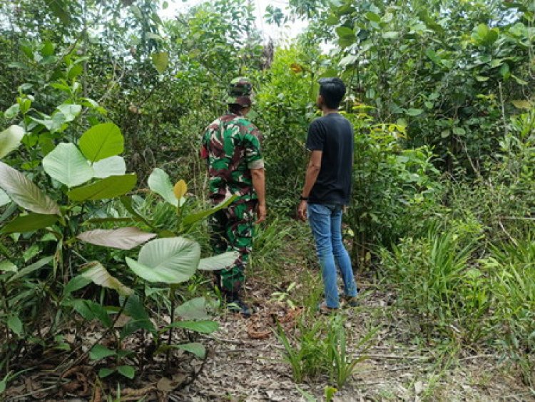 Bahaya Karhutla Masih Mengintai,Babinsa Kodim 0301/Pbr Terus Lakukan Antisipasi di Wilayah Binaan