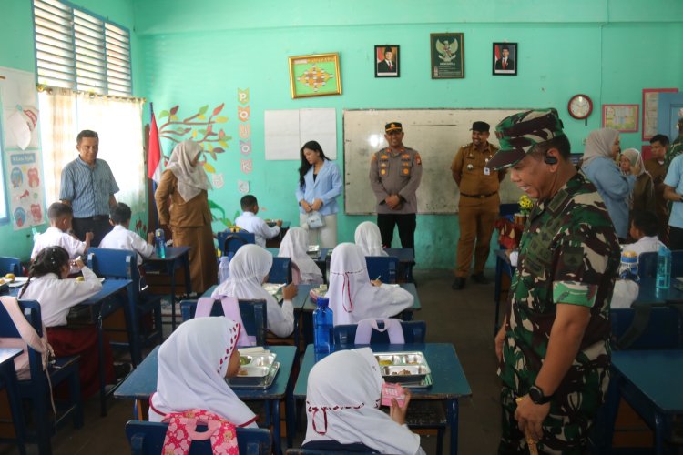 Dandim 0301/Pbr Hadiri Running Penerima Manfaat Program Makan Bergizi Gratis di SDN 41 Pekanbaru