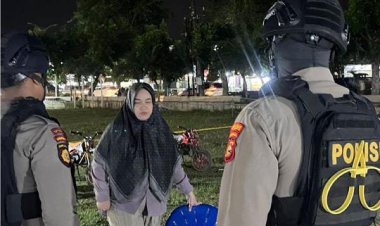 Tim Raga Polres Kampar 'Gencar' Patroli, Beri Himbauan, Cek Barang Bawaan, Cegah Potensi Kejahatan, Jaga Kamtibmas di Bangkinang!"