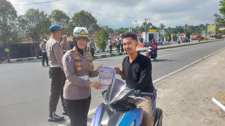 Operasi Keselamatan di Kampar, Polisi Edukasi Pengendara dengan Pendekatan Humanis!"