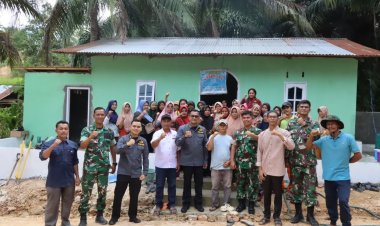 Kasdam XIX/TT Serahkan Rumah Layak Huni Hasil Program TMMD ke-127 Kodim 0301/Pekanbaru