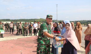 Hangatnya Kebersamaan di Penutupan TMMD ke-127, 500 Paket Sembako Disalurkan untuk Warga