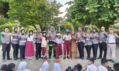 Tanamkan Disiplin dan Cinta Lingkungan Sejak Dini, Ditlantas Polda Riau Gencarkan Police Goes To School di SDN 171 Pekanbaru