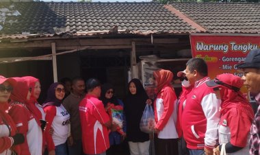 Jum’at Berbagi DPD LIRA Kota Pekanbaru, Salurkan Sembako Kepada Warga di Perhentian Marpoyan