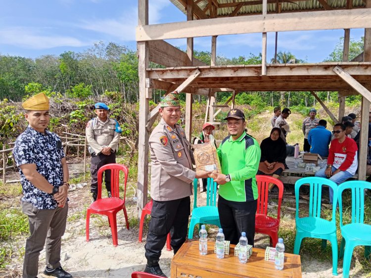 Dukung Swasembada Pangan 2026, Kapolsek Kampar Pimpin Penanaman Jagung Kuartal II di Rumbio Jaya