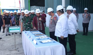 Kapolri Tinjau Pabrik Pupuk Batu Bara Di Kampar – Lepas Distribusi 80 Ton Untuk 5 Kelompok Tani Riau, Kapolres Kampar Awasi Keamanan