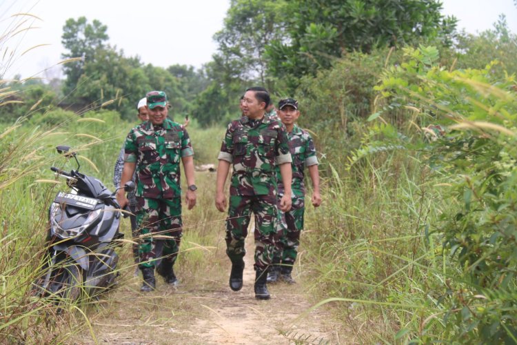 Tim Penyuluh Karhutla Mabes TNI Patroli ke Wilayah Rawan Terbakar di Air Hitam